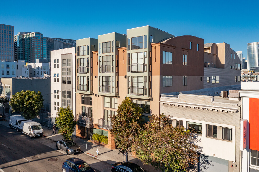 239 8th St in San Francisco, CA - Building Photo