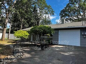 9212 Lawndale Ave SW in Lakewood, WA - Building Photo