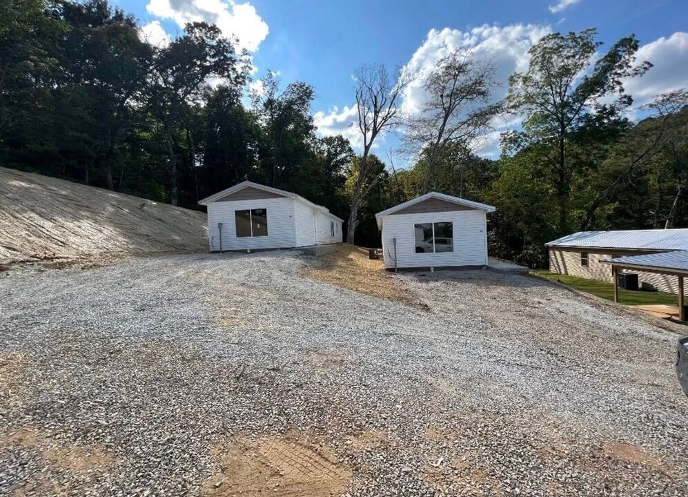 211 1st St in Marble Hill, MO - Building Photo