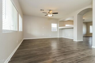 102 N 118th Dr, Unit 13-208 in Avondale, AZ - Building Photo - Building Photo