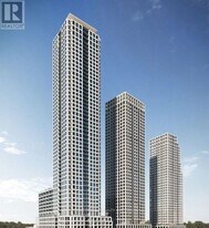 30 Elm Dr W in Mississauga, ON - Building Photo