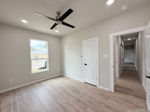 3274 I-35, Unit 218 in Natalia, TX - Building Photo - Building Photo