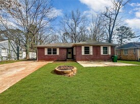 1927 Boulderview Dr SE in Atlanta, GA - Building Photo