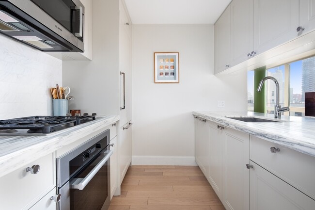 389 E 89th St in New York, NY - Building Photo - Building Photo