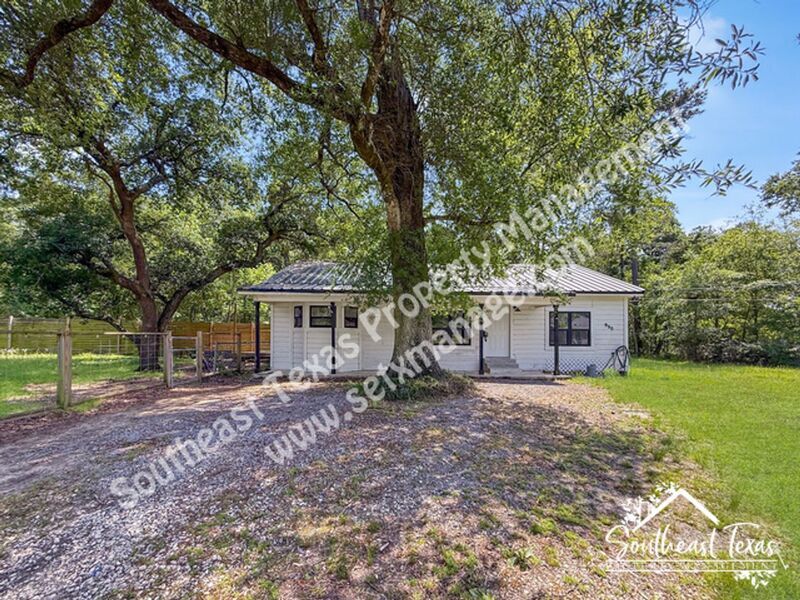 990 Springdale St in Vidor, TX - Building Photo