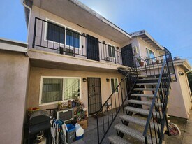 11761 Colima Rd in Whittier, CA - Building Photo