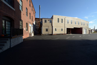 100 Dexter St in Pawtucket, RI - Building Photo - Building Photo