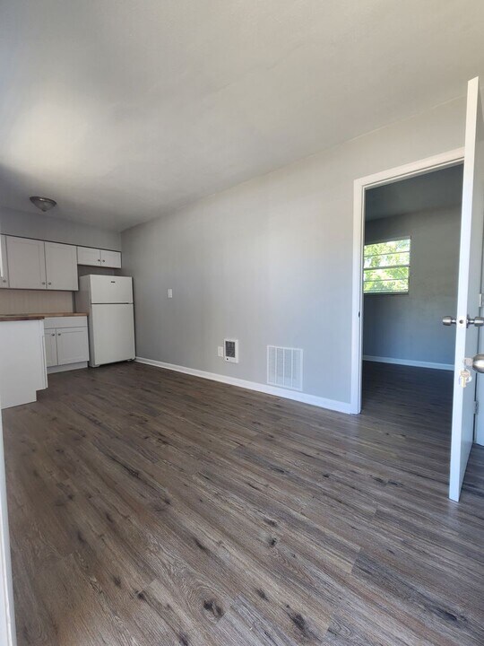 315 Country Club Oval in Daytona Beach, FL - Building Photo