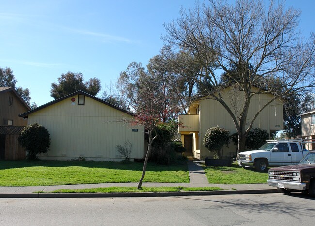 2503 Kenton Ct in Santa Rosa, CA - Building Photo - Building Photo