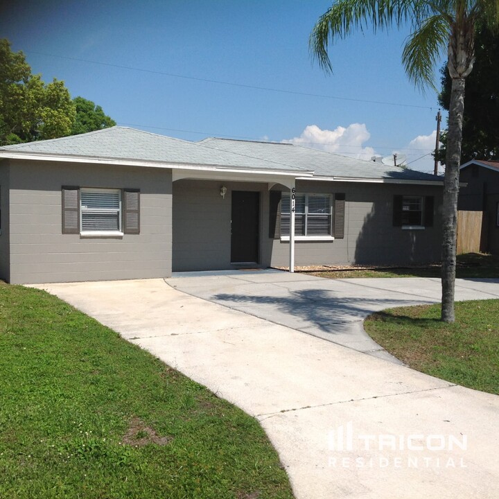 6014 Flora Terrace in Apollo Beach, FL - Building Photo