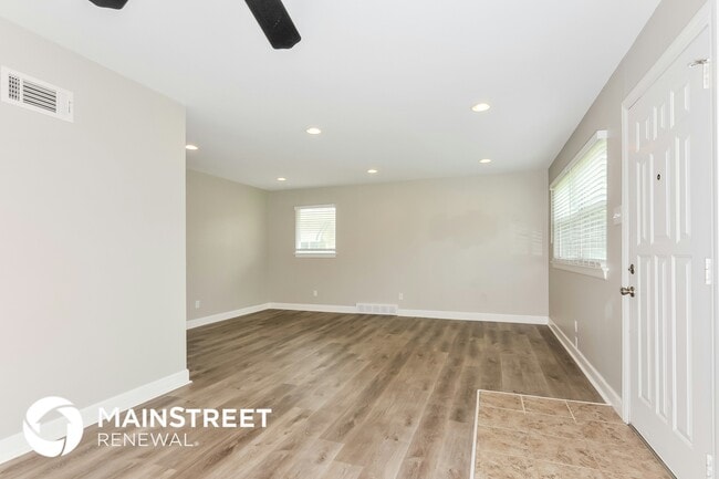 635 Loyola Dr in Florissant, MO - Foto de edificio - Building Photo