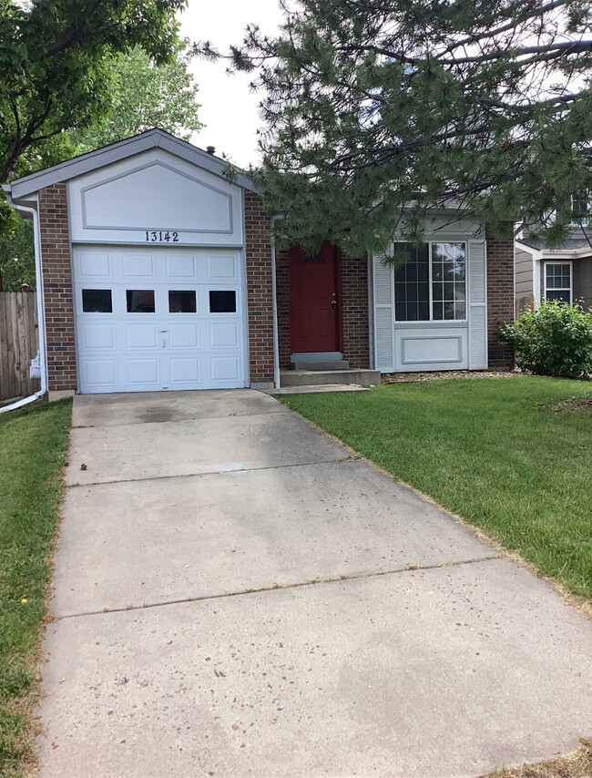 13142 W Cross Pl in Littleton, CO - Building Photo - Building Photo