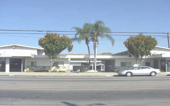 12047-12053 Paramount Blvd in Downey, CA - Building Photo - Building Photo