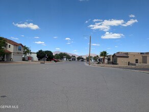 6140 Sara Suzann Ln in El Paso, TX - Building Photo - Building Photo