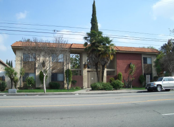 15011 Vanowen St in Van Nuys, CA - Building Photo - Building Photo