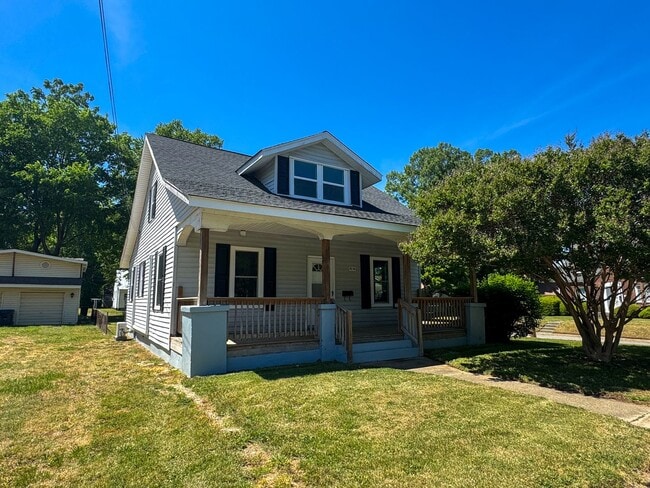 1014 Hamilton Ave in Colonial Heights, VA - Building Photo - Building Photo