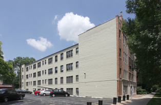 5482 S Greenwood Ave Apartments