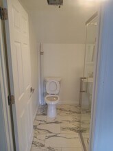 5915 Bristol Emilie Rd in Levittown, PA - Building Photo - Building Photo