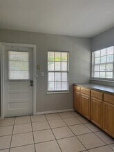 8108 N Otis Ave in Tampa, FL - Building Photo - Building Photo