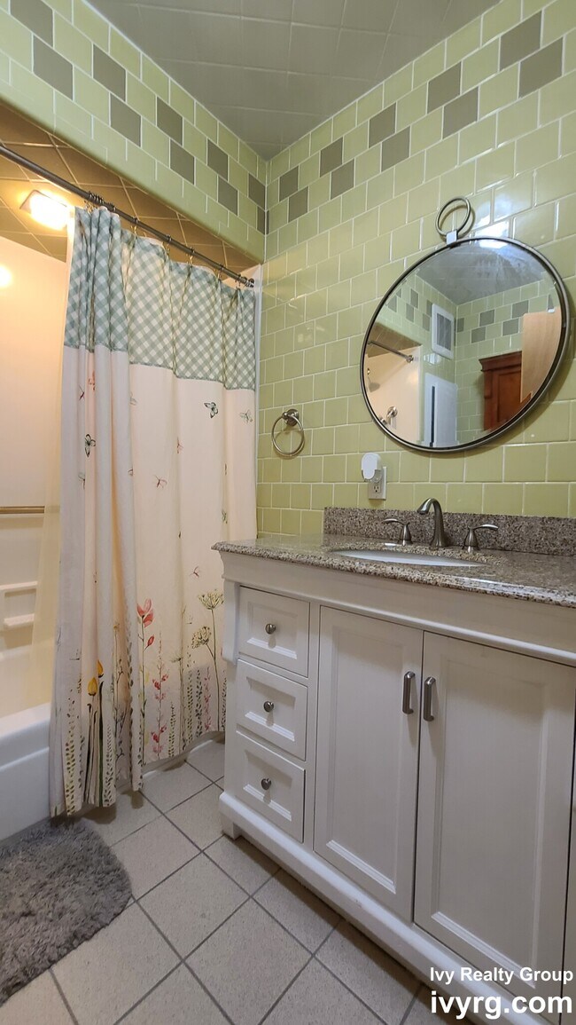 49 Temple St, Unit 1 in Somerville, MA - Building Photo - Building Photo