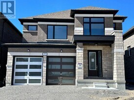 7 O'Neill St in Kawartha Lakes, ON - Building Photo