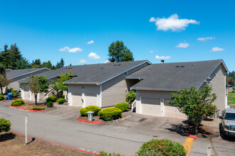 Township Lake Meridian in Kent, WA - Building Photo - Building Photo