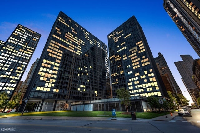 900 N Lake Shore Dr in Chicago, IL - Building Photo - Building Photo