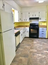 10065 Hillview Dr in Pensacola, FL - Building Photo - Building Photo