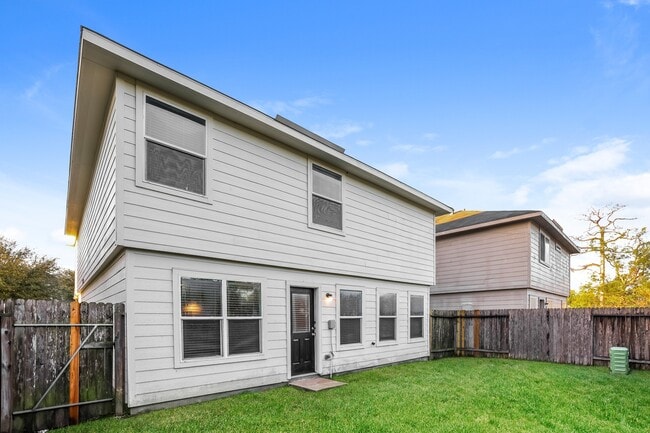 property at 5819 Northern Oak St