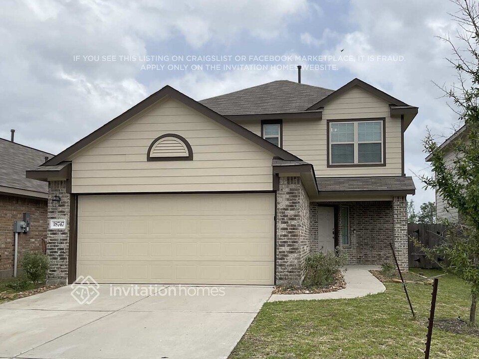 18747 Faustina Way in Roman Forest, TX - Building Photo