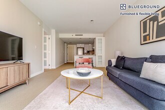 420 7th St NW-Unit -FL5-ID1164 in Washington, DC - Foto de edificio - Building Photo