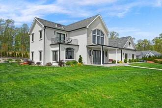 5 Hawks Lndg in Berlin, CT - Building Photo - Building Photo