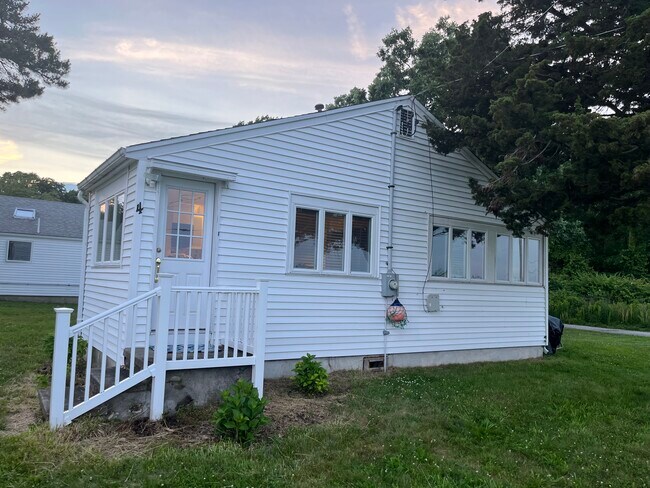 99 New York St in Marshfield, MA - Foto de edificio - Building Photo