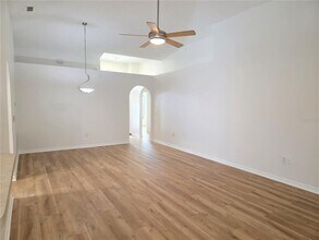 4702 Ramshead Dr in Valrico, FL - Building Photo - Building Photo