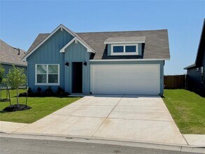 1714 Windsor Blvd in Lockhart, TX - Building Photo - Building Photo