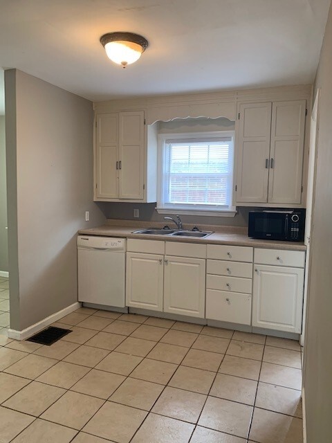 737 W 44th St in Indianapolis, IN - Building Photo - Building Photo