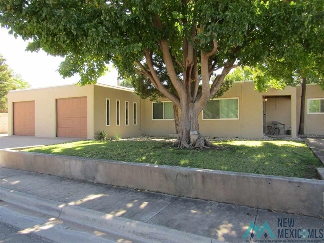 901 S 10th St in Artesia, NM - Building Photo - Building Photo