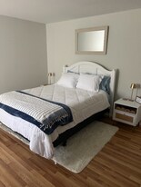 2011 N Hwy 17 in Mount Pleasant, SC - Building Photo