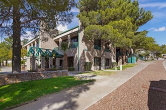 Acacia Park in El Paso, TX - Foto de edificio - Building Photo