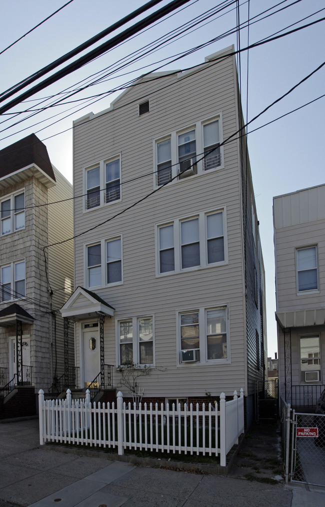 281 Cator Ave in Jersey City, NJ - Building Photo - Building Photo