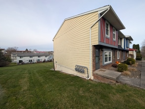 628 Peachview Ln in Duncansville, PA - Building Photo - Building Photo