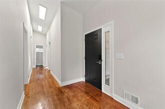 2123 Plaster Rd NE in Atlanta, GA - Building Photo - Building Photo