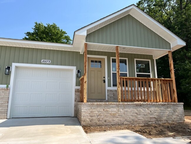 2007B Cedar St