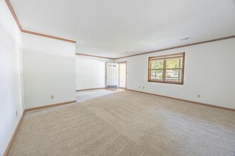 10896 Oak Blvd in Lawrenceville, IL - Foto de edificio - Building Photo