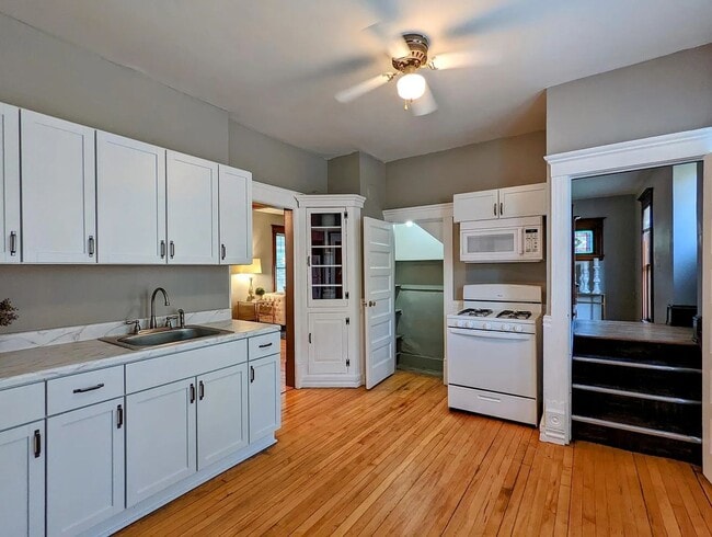 2801 Harriet Ave in Minneapolis, MN - Building Photo - Building Photo