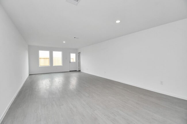 property at 21518 Cottonwood Mdws Trl