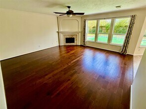 4019 Bellinger Way in Missouri City, TX - Foto de edificio - Building Photo