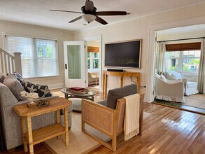 221 13th Ave SE in St. Petersburg, FL - Building Photo - Building Photo