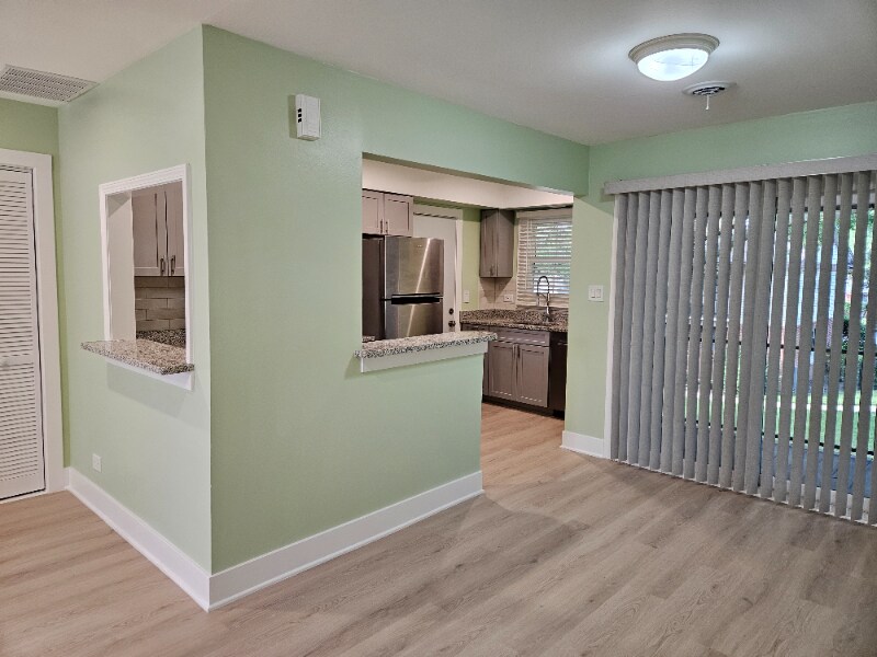 217 Washington Square in Elk Grove Village, IL - Building Photo