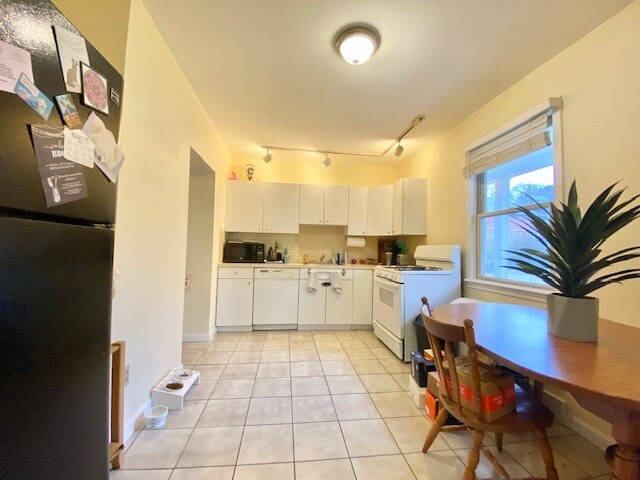 153 Nonantum St in Boston, MA - Foto de edificio